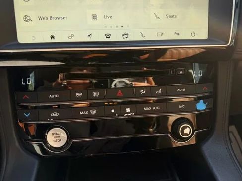 Used 2018 Jaguar F-PACE Portfolio image 34