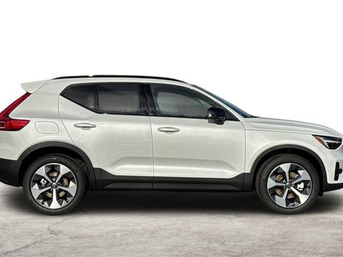 New 2026 Volvo XC40 B5 Plus w/ Protection Package Premier image 8