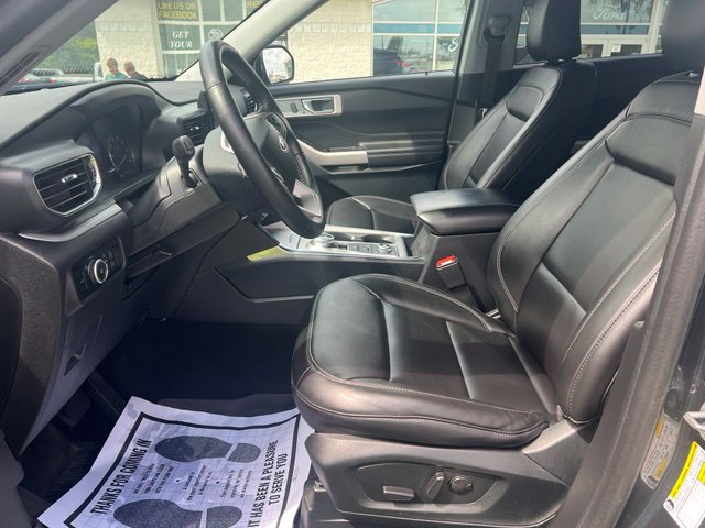 Used 2024 Ford Explorer XLT w/ Equipment Group 202A AWD/4WD image 10