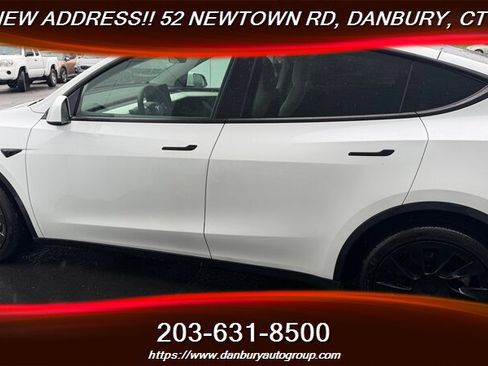 Used 2023 Tesla Model Y AWD image 2