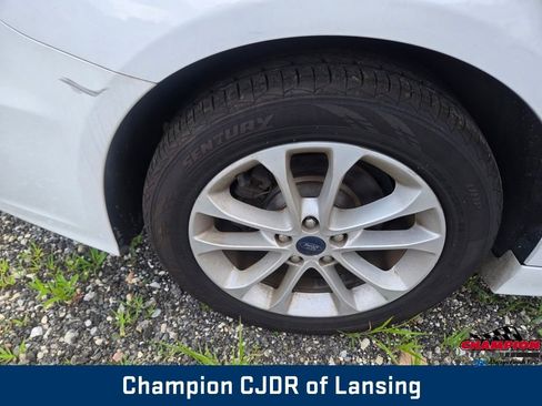 Used 2020 Ford Fusion SE image 12