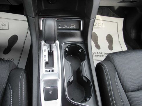 Used 2024 Subaru Ascent Premium w/ Convenience Package image 14