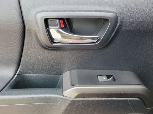 Used 2020 Toyota Tacoma TRD Sport image 25