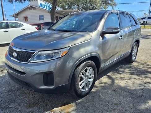 Used 2014 Kia Sorento LX AWD/4WD image 2