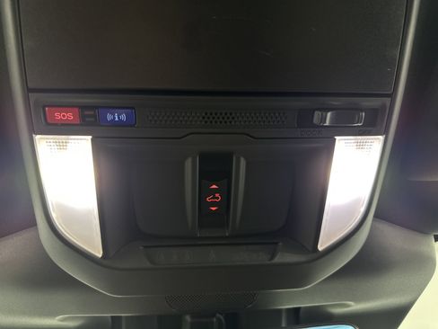 Used 2025 Subaru Forester Limited w/ Popular Package #2 image 31