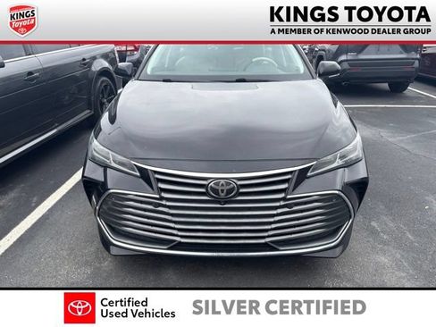 Used 2019 Toyota Avalon Limited w/ Advanced Safety Package FWD image 3