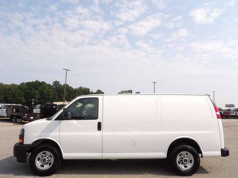 Used 2022 GMC Savana 2500 RWD image 54