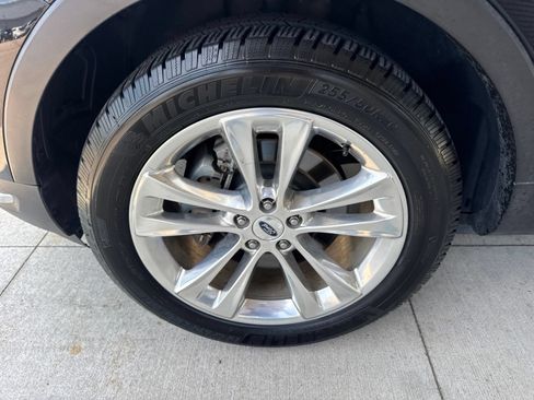 Used 2018 Ford Explorer Limited w/ Equipment Group 301A AWD/4WD image 17