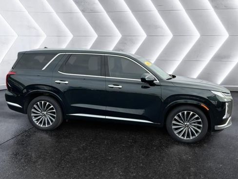 Used 2024 Hyundai Palisade Calligraphy image 2