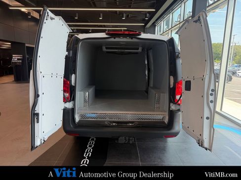 Used 2023 Mercedes-Benz Metris image 18
