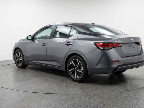 Used 2025 Nissan Sentra SV image 6
