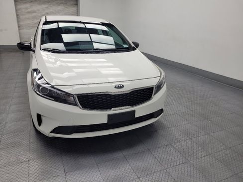 Used 2017 Kia Forte S FWD image 14