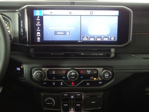 New 2026 Jeep Gladiator Mojave image 29