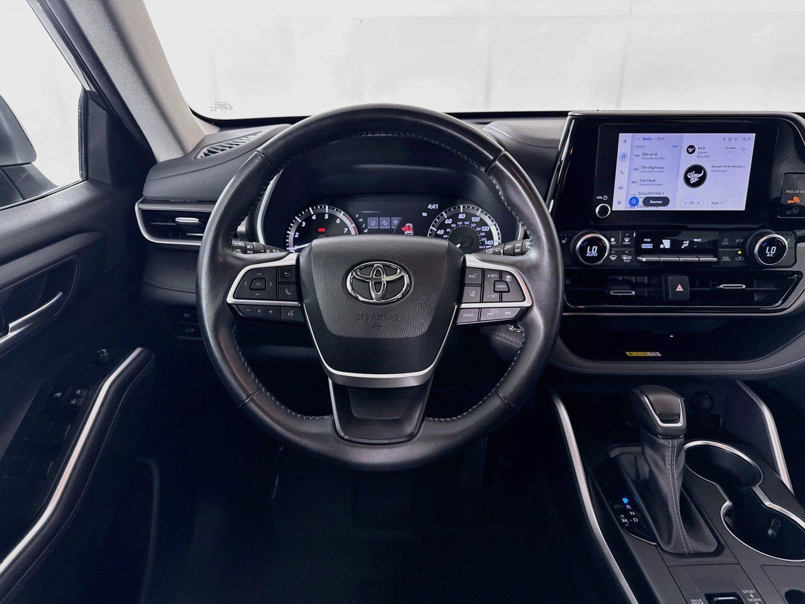 Certified 2023 Toyota Highlander XLE FWD image 33