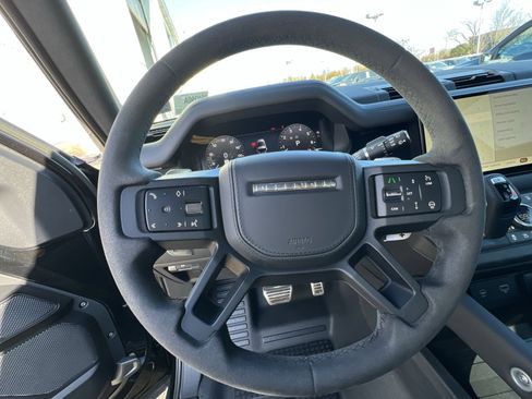 Used 2023 Land Rover Defender 90 V8 image 16