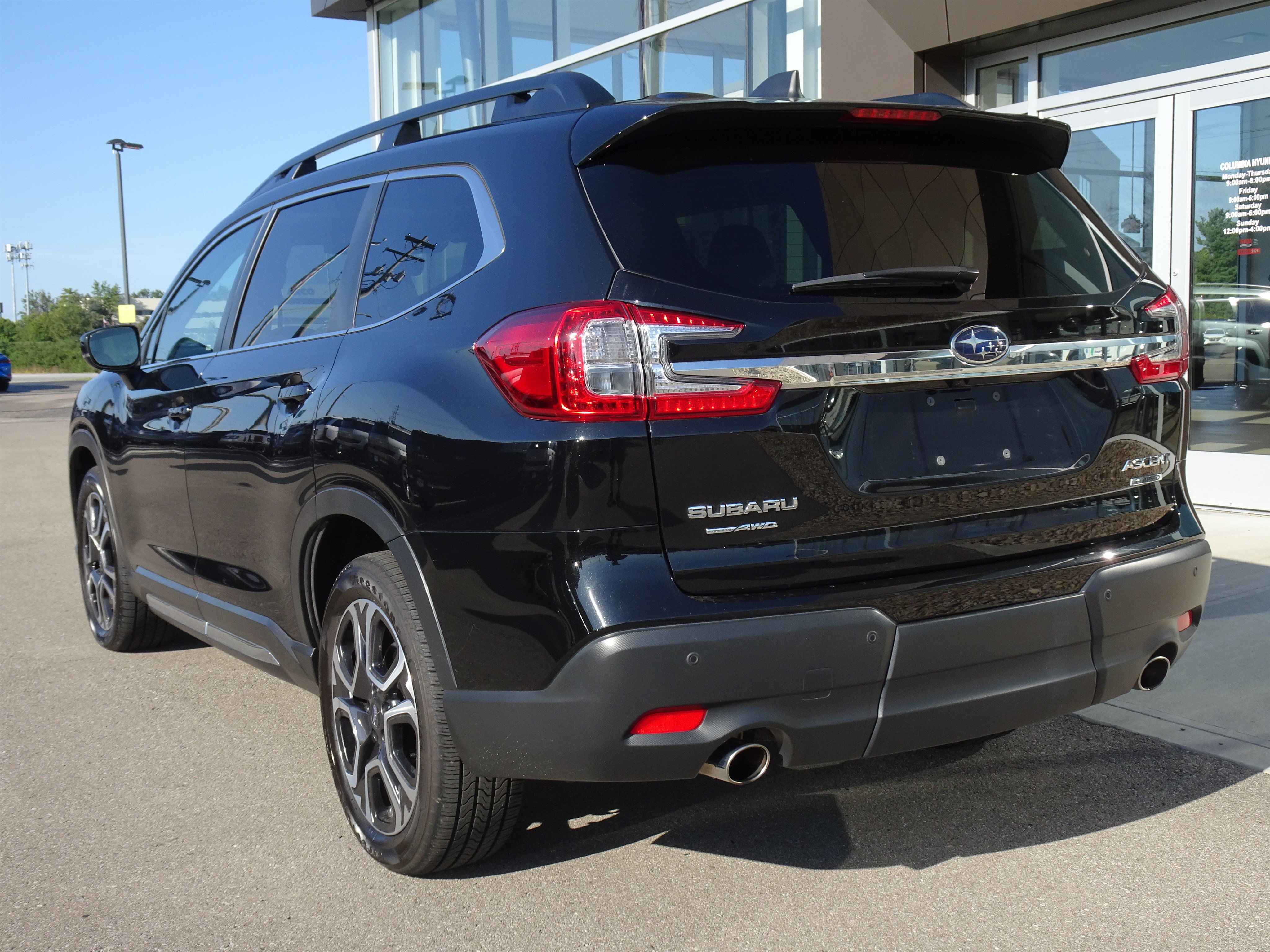 Used 2024 Subaru Ascent Limited AWD/4WD image 3