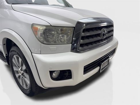 Used 2015 Toyota Sequoia Limited image 17