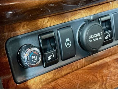 Used 2016 INFINITI QX80 4WD w/ Deluxe Technology Package image 25
