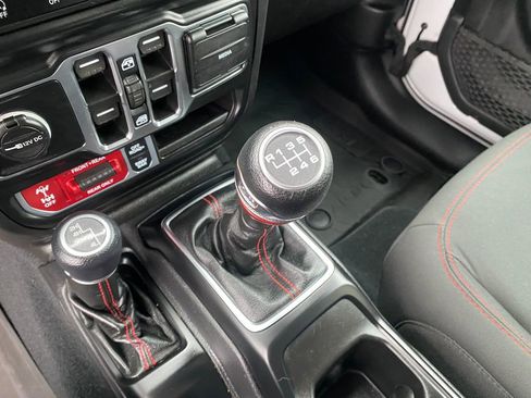 Used 2022 Jeep Gladiator Rubicon w/ LED Lighting Group image 16