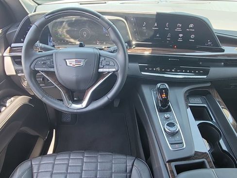 Certified 2022 Cadillac Escalade Sport Platinum w/ Heavy-Duty Trailer Package AWD/4WD image 11
