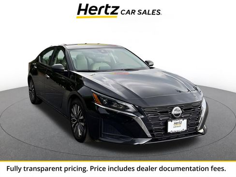 Used 2025 Nissan Altima 2.5 SV FWD image 1