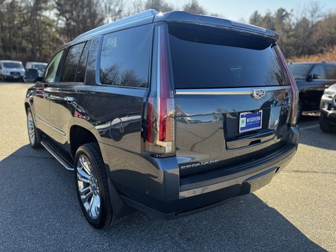 Used 2019 Cadillac Escalade Luxury w/ LPO, Radiant Package image 6