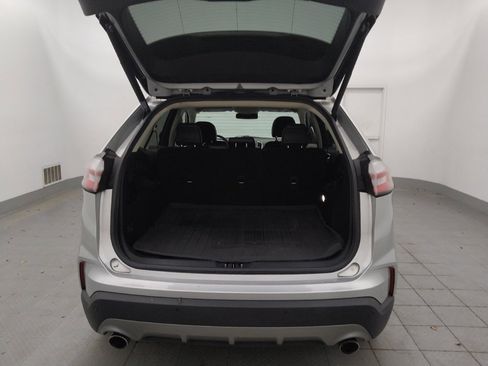 Used 2019 Ford Edge Titanium image 29