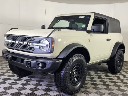 New 2026 Ford Bronco Badlands AWD/4WD image 3