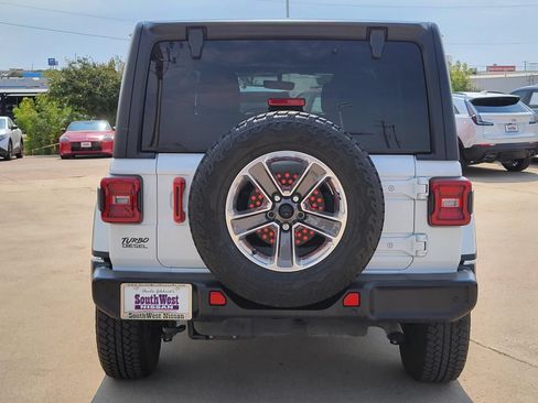 Used 2020 Jeep Wrangler Unlimited Sahara AWD/4WD image 6
