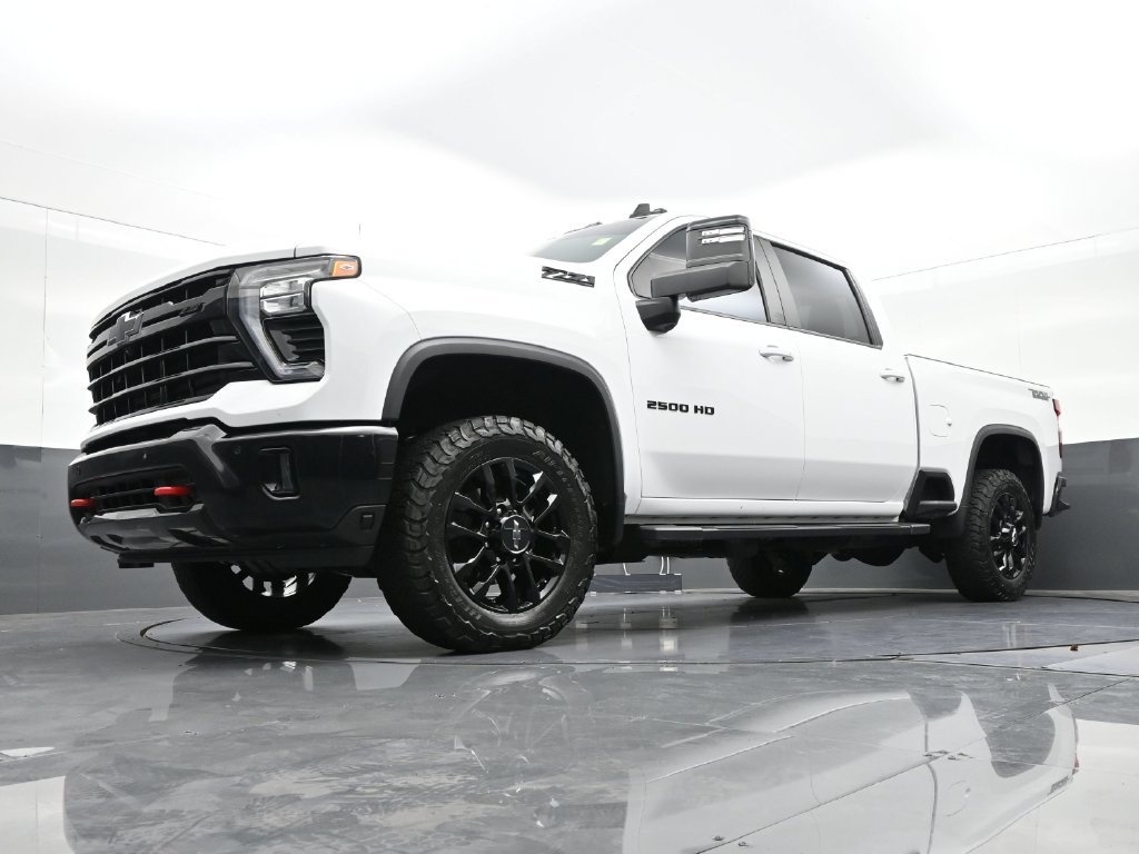 Used 2025 Chevrolet Silverado 2500 LT w/ Trail Boss Package AWD/4WD image 23
