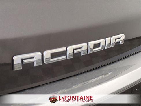 Used 2015 GMC Acadia SLE image 28