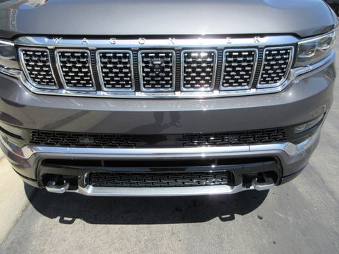 Used 2023 Jeep Grand Wagoneer Series II w/ Premium Group II AWD/4WD image 17