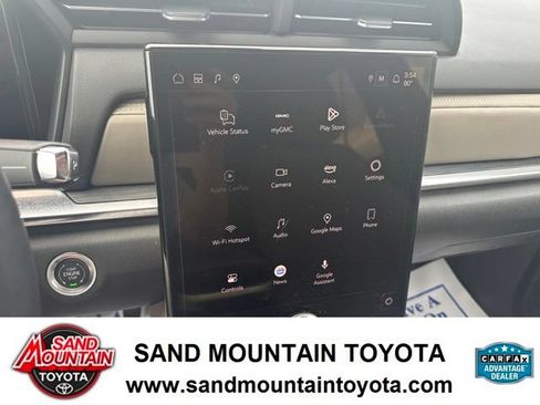 Used 2025 GMC Terrain Elevation w/ Technology Package II AWD/4WD image 21