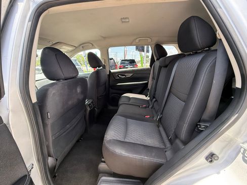 Used 2018 Nissan Rogue SV image 14