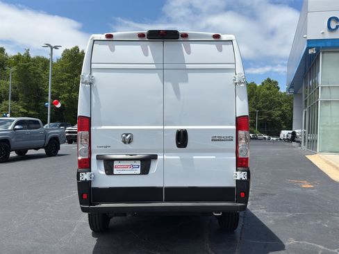 Used 2026 RAM ProMaster 2500 w/ Convenience Group FWD image 10