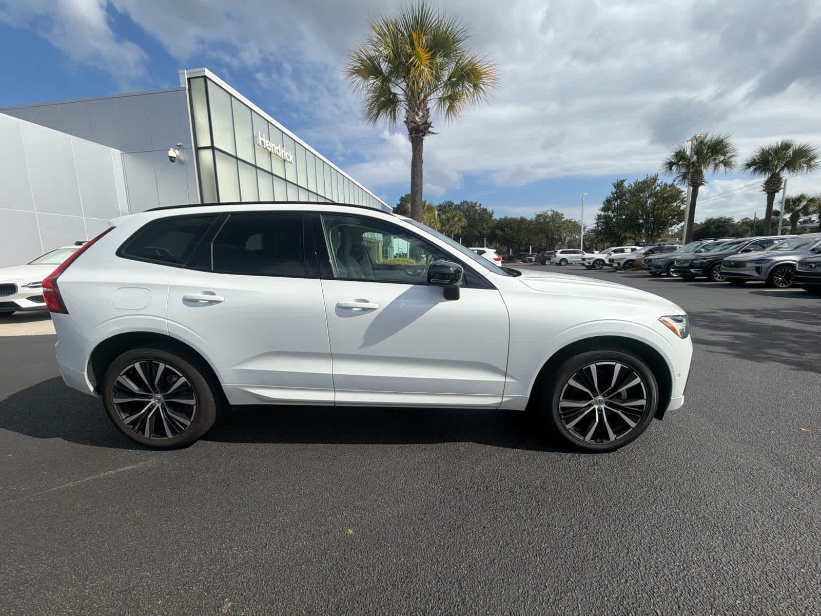 Used 2024 Volvo XC60 B5 Plus w/ Climate Package AWD/4WD image 19