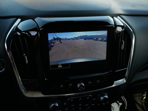 Used 2023 Chevrolet Traverse LT AWD/4WD image 32