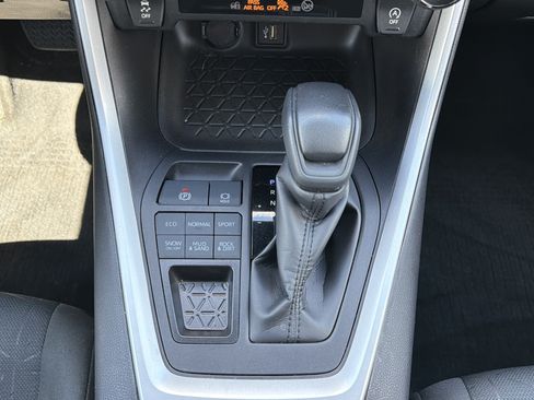 Used 2023 Toyota RAV4 XLE AWD/4WD image 20