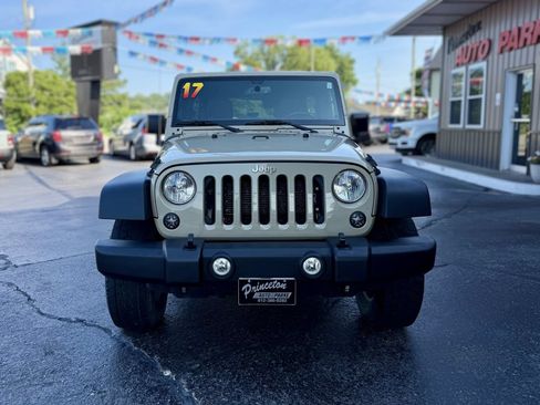 Used 2017 Jeep Wrangler Unlimited Sport w/ Quick Order Package 24S AWD/4WD image 3