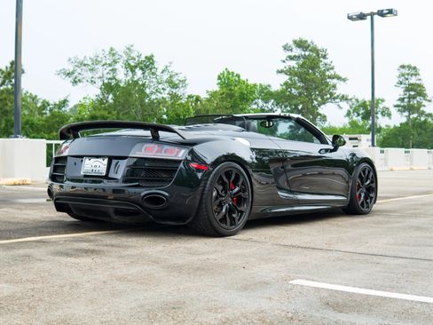 Used 2011 Audi R8 V10 image 25