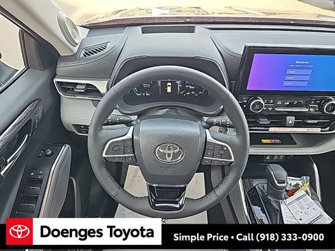 New 2026 Toyota Highlander Platinum image 26