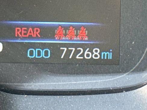 Used 2021 Toyota Corolla SE FWD image 22