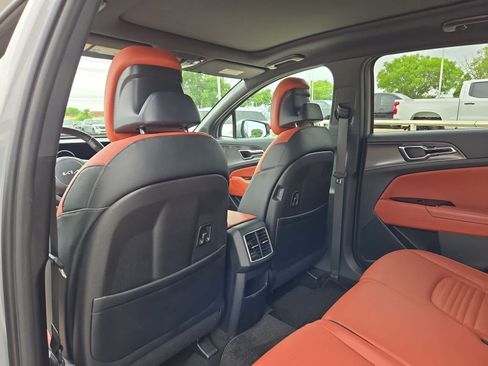 Certified 2024 Kia Sportage SX AWD/4WD image 16