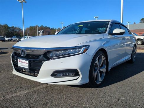 Used 2018 Honda Accord Touring image 8