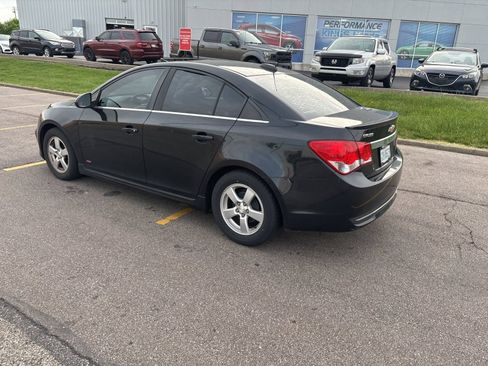 Used 2016 Chevrolet Cruze LT w/ Sun And Sound Package FWD image 4