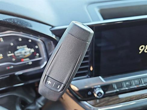 Used 2023 GMC Sierra 1500 Elevation image 17