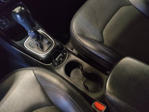 Used 2019 Jeep Compass Latitude FWD image 26
