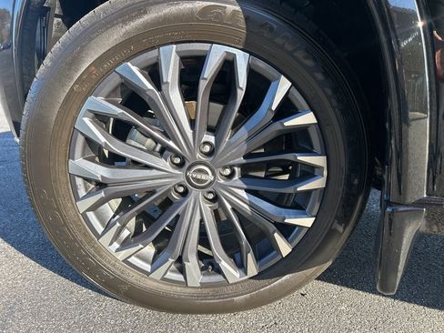 Used 2024 Nissan Rogue Platinum w/ Platinum Premium Package image 17