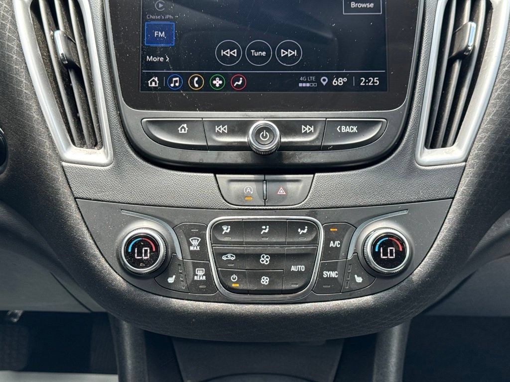 Used 2025 Chevrolet Malibu LT FWD image 22
