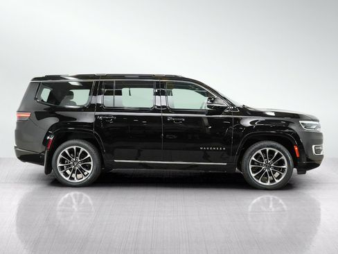 Used 2023 Jeep Wagoneer Series III w/ Premium Group I AWD/4WD image 6